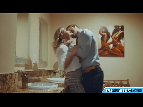 ❤️ Wenn eine vollbusige Blondine dich in einer öffentlichen Toilette verführt ☑ Porno vk bei uns ❌